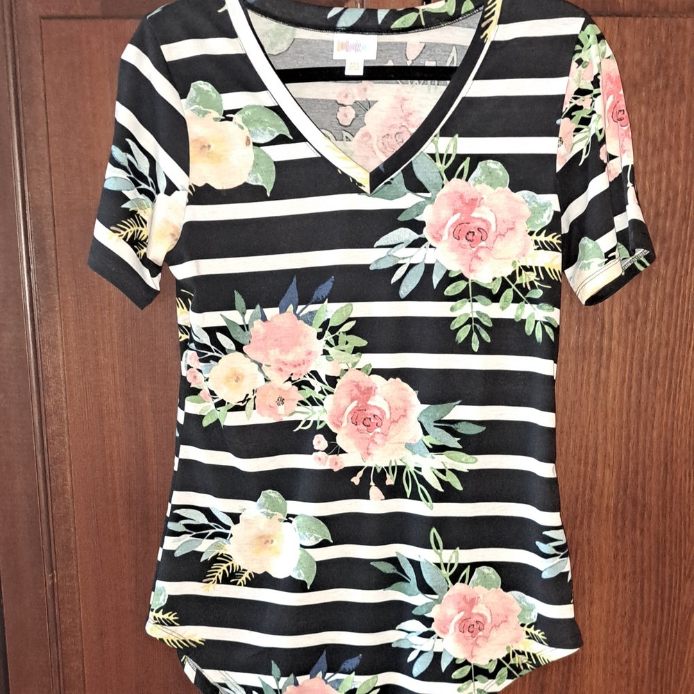 LuLaRoe Black and White Fitted Short Sleeve Tee